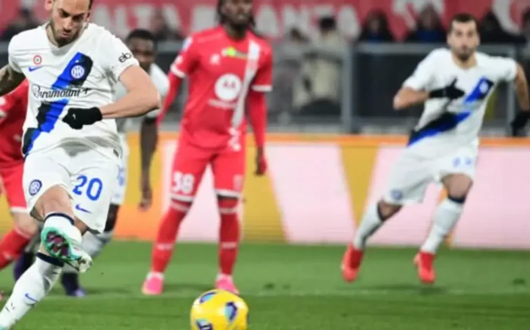 Inter de Milão goleia o Monza mantém a liderança isolada no Campeonato Italiano