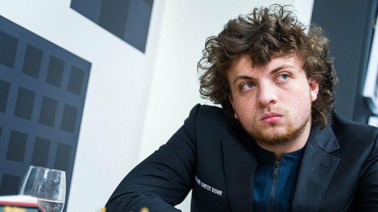 Niemann processa Carlsen por acusações de trapaça no xadrez e pede R$522 milhões