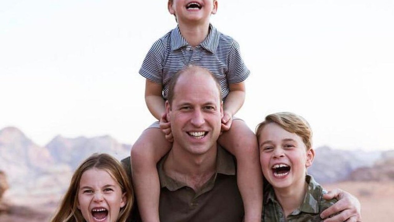 Foto inédita do príncipe William com os filhos, tirada por Kate, é publicada para celebrar dia dos pais: 'Nós te amamos'