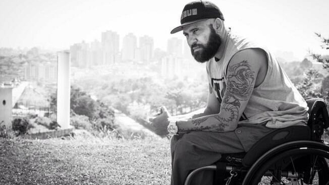 Rapper Billy Saga sobe o álbum “Extraordinário”