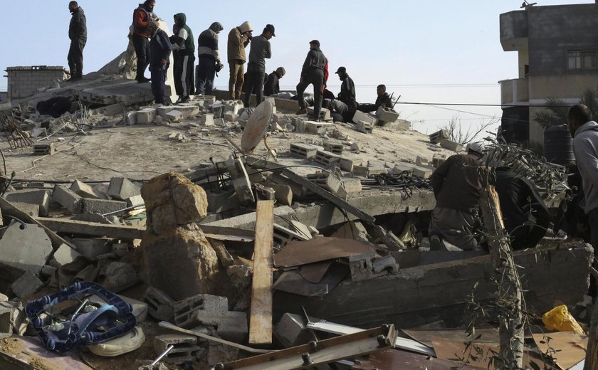 Ataque israelense mata pelo menos 20 pessoas em escola na Faixa de Gaza