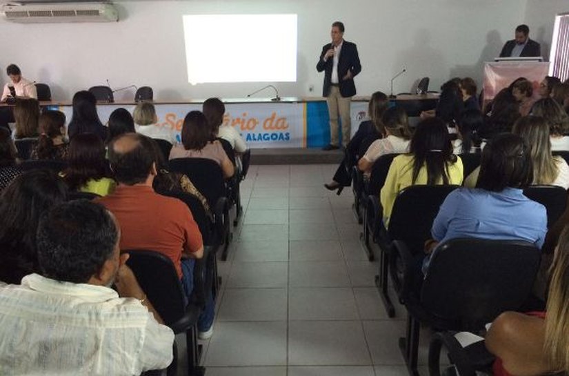 Seminário marca a implantação de projeto-piloto da Primeira Infância