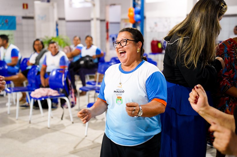 Alunos da Educação de Jovens e Adultos da Escola Municipal Nise da Silveira celebram Dia do Estudante