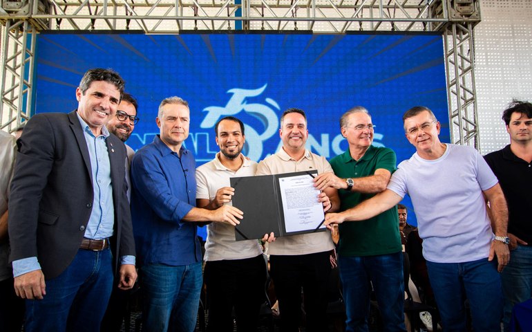 Governo de Alagoas dá posse a 127 professores e entrega reforma da reitoria da Uneal em Arapiraca