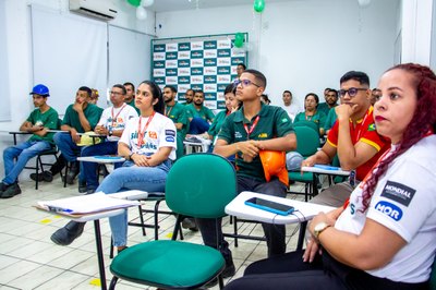 Agentes da Operação Lei Seca realizam palestras de conscientização sobre álcool e direção em empresa de Rio Largo