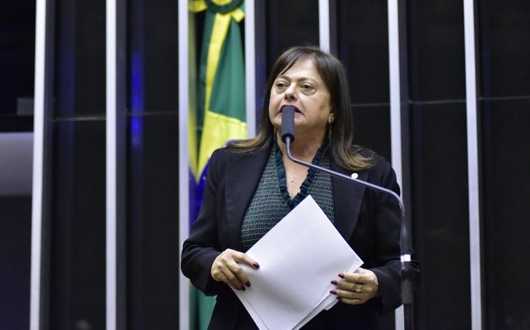 Câmara aprova MP que concede aumento salarial a servidores federais