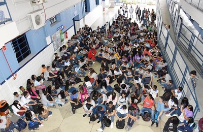 Escolas Sesi/Senai iniciam ano letivo com dinâmica, música e teatro