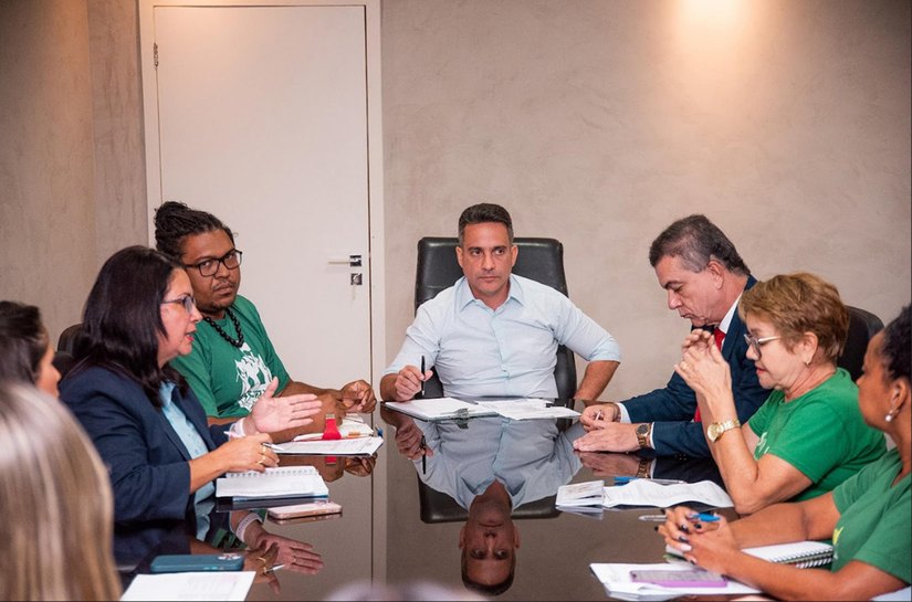 Governo de Alagoas avança nas negociações com trabalhadores da Educação