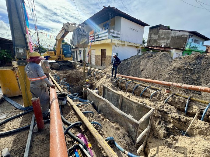 Obras de abastecimento de água e esgotamento sanitário avançam em Porto de Pedras e Milagres