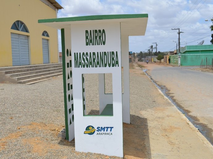 Prefeitura instala 25 abrigos de ônibus em bairros e povoados de Arapiraca