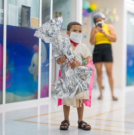 Hospital da Cidade celebra Dia das Crianças com música, presentes e acolhimento aos pequenos pacientes