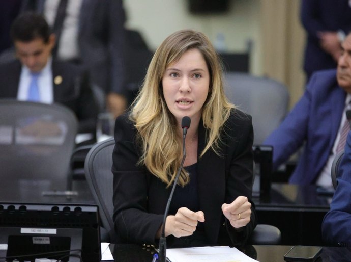 Cibele Moura propõe criação de programa de proteção para motoristas por aplicativo em Alagoas