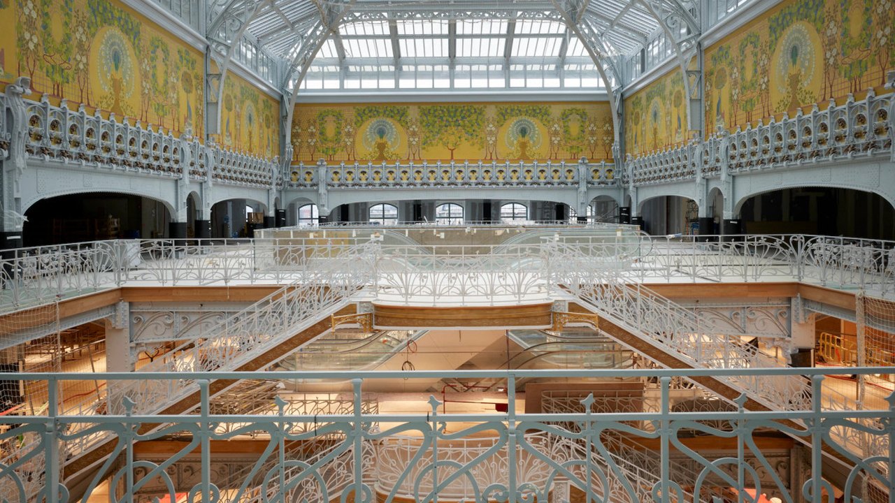 Reinaugurada, a icônica galeria Samaritaine impulsiona a reabertura de Paris