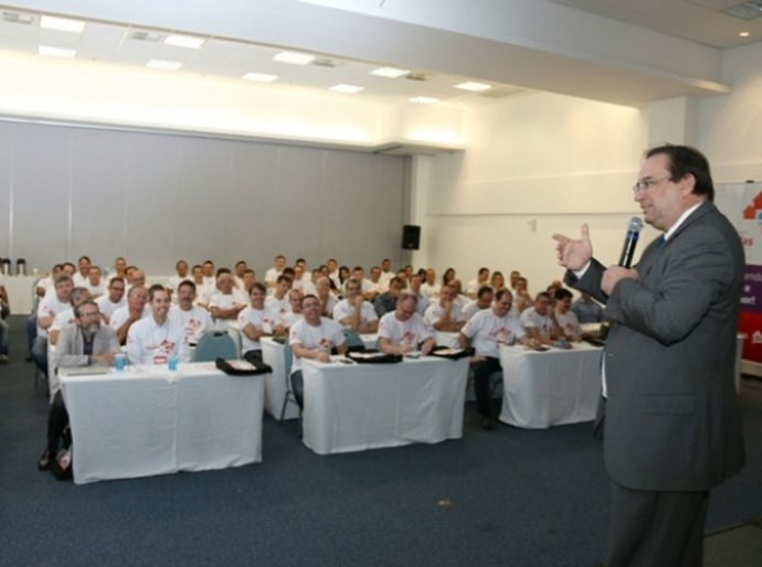 Luciano Barbosa participa da comemoração de 20 anos da Araforros