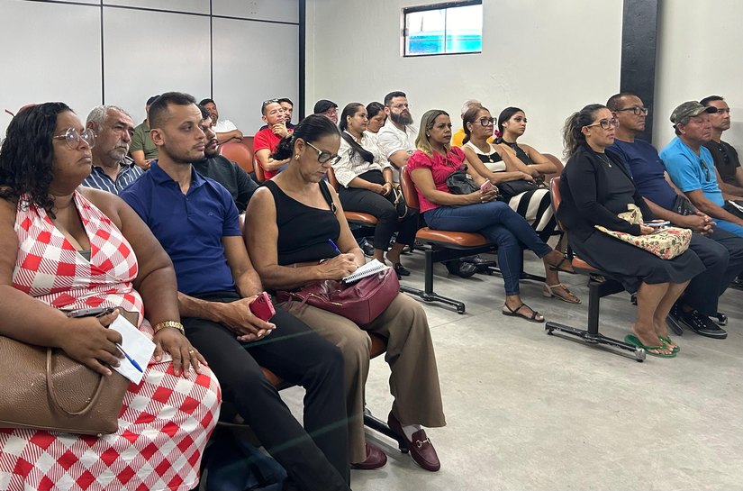 Prefeitura de Maceió promove curso de boas práticas para ambulantes da Praça da Faculdade