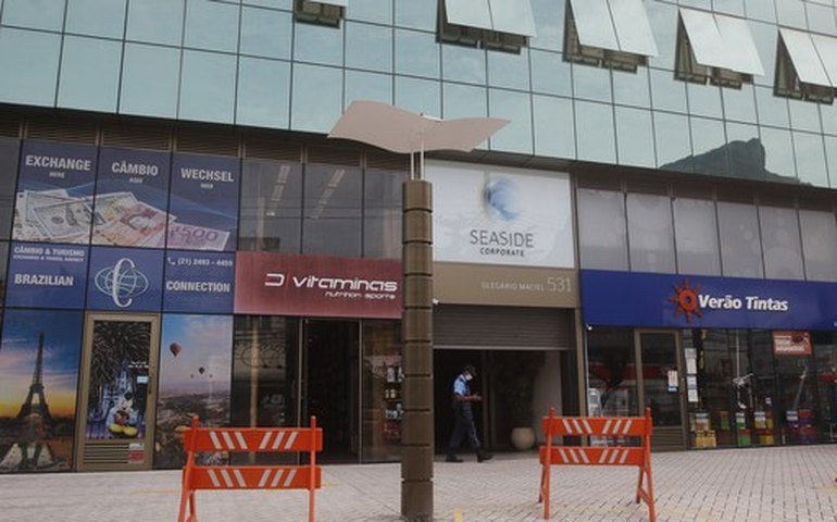 Queda do varejo de abril ante março foi a mais forte da série iniciada em 2001