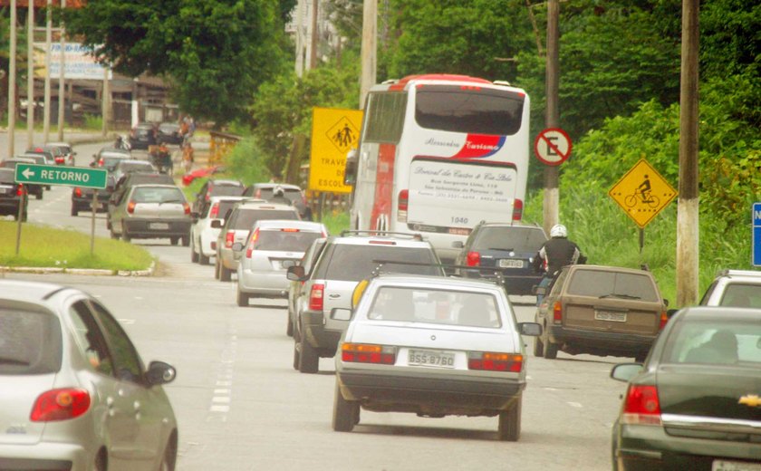 Motoristas enfrentem lentidão na volta do feriado pelo Brasil