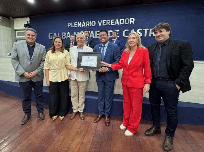 Diretor-geral do TCE/AL, Daniel Bernardes, recebe Comenda Mário Guimarães da Câmara Municipal de Maceió