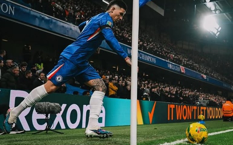 Arsenal vence Chelsea em Stamford Bridge e abre vantagem na semifinal