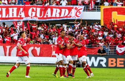 Com um gol em cada tempo, CRB vence o ASA e abre vantagem na decisão do Alagoano