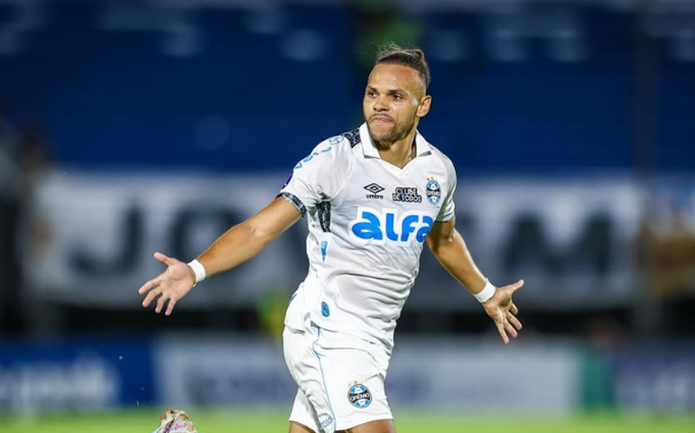 Braithwaite cita Real Madrid para justificar futebol do Grêmio e avisa: 'Estamos ganhando'