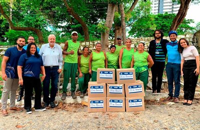 TJAL doa 187 kg de alimentos a cooperativa de recicladores em Maceió