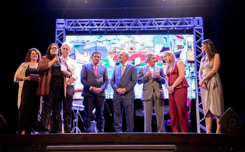 Homenagens e emoção marcam abertura do circuito Alagoas e Portugal, em Penedo