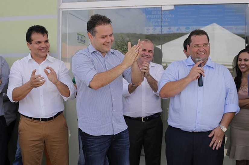 Governador e prefeito de Coité do Nóia inauguram Unidade Básica de Saúde
