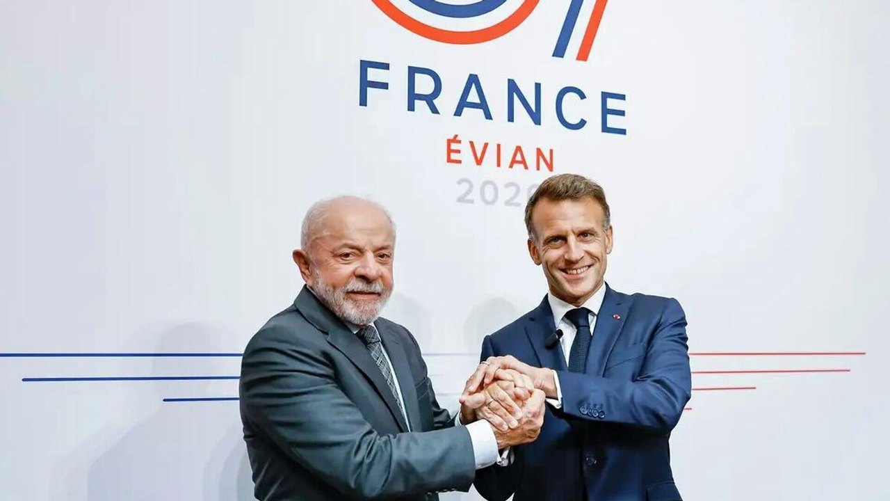 França prevê dívida pública recorde perto de 122% do PIB, apesar de corte de 54 bilhões de euros