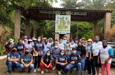 Assistência Social de Anadia promove passeio ao parque municipal para grupo de idosos do CRAS