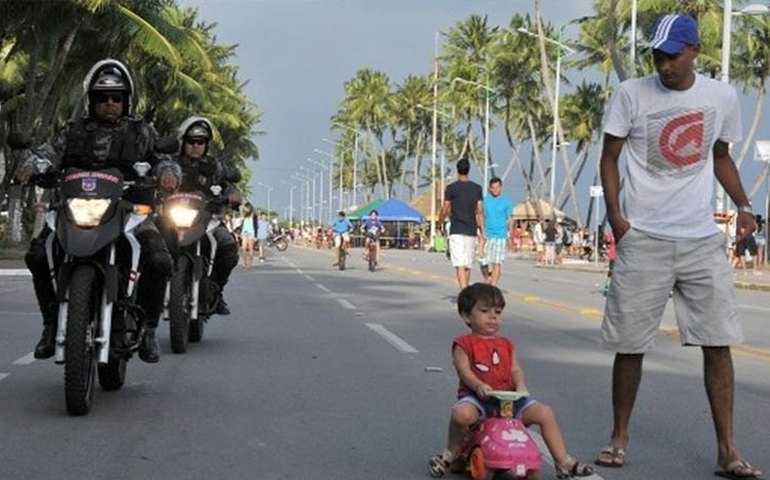 Operação integrada na área de lazer da Ponta Verde reforça segurança no local