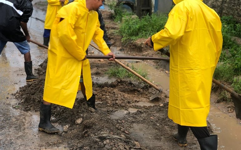 Prefeitura de Penedo atua de forma preventiva e imediata para reduzir transtornos causados pelas chuvas