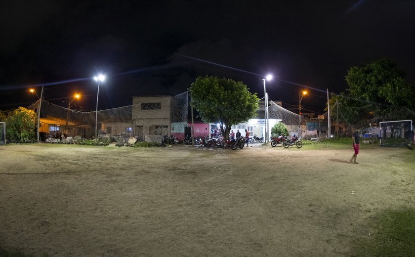 Prefeitura moderniza iluminação pública de conjuntos residenciais de Maceió