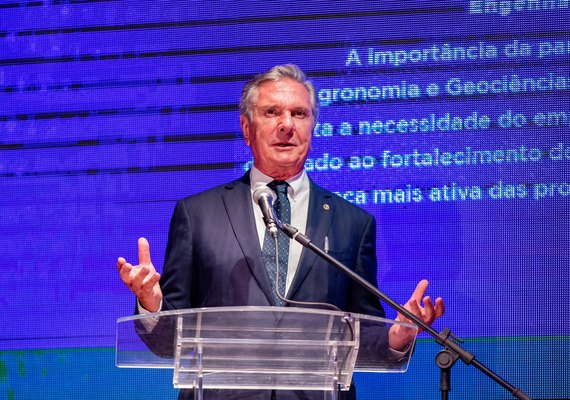 Com a experiência de quem implantou o SUS, Collor diz que vai transformar a saúde de Alagoas