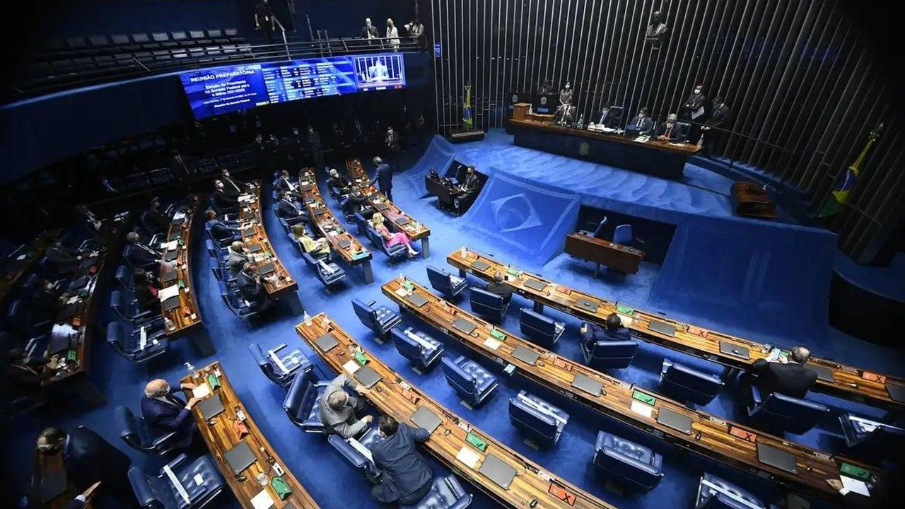 PL deve deixar senadores livres para votar proposta sobre jornada 6x1