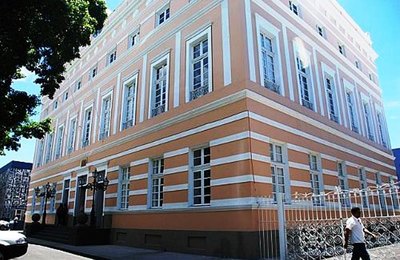 Mesa da ALE não homologou serviço de Buffet, cancela adesão e manda fazer lista simples