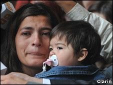 Paraguaia com sua filha de 7 meses