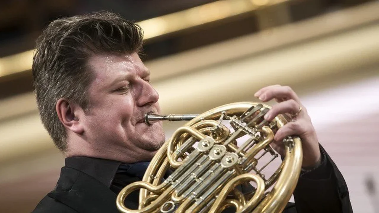 O GLOBO Dellarte: trompista Radek Baborak se apresenta com Orquestra de Câmara de Praga no Municipal do Rio