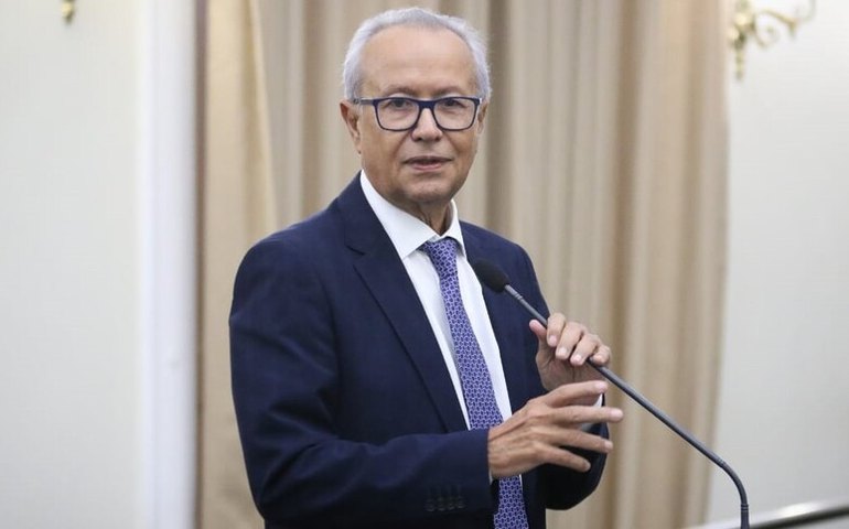 Doutor Wanderley faz relato de sua trajetória e destaca investimentos e desafios na área da Saúde