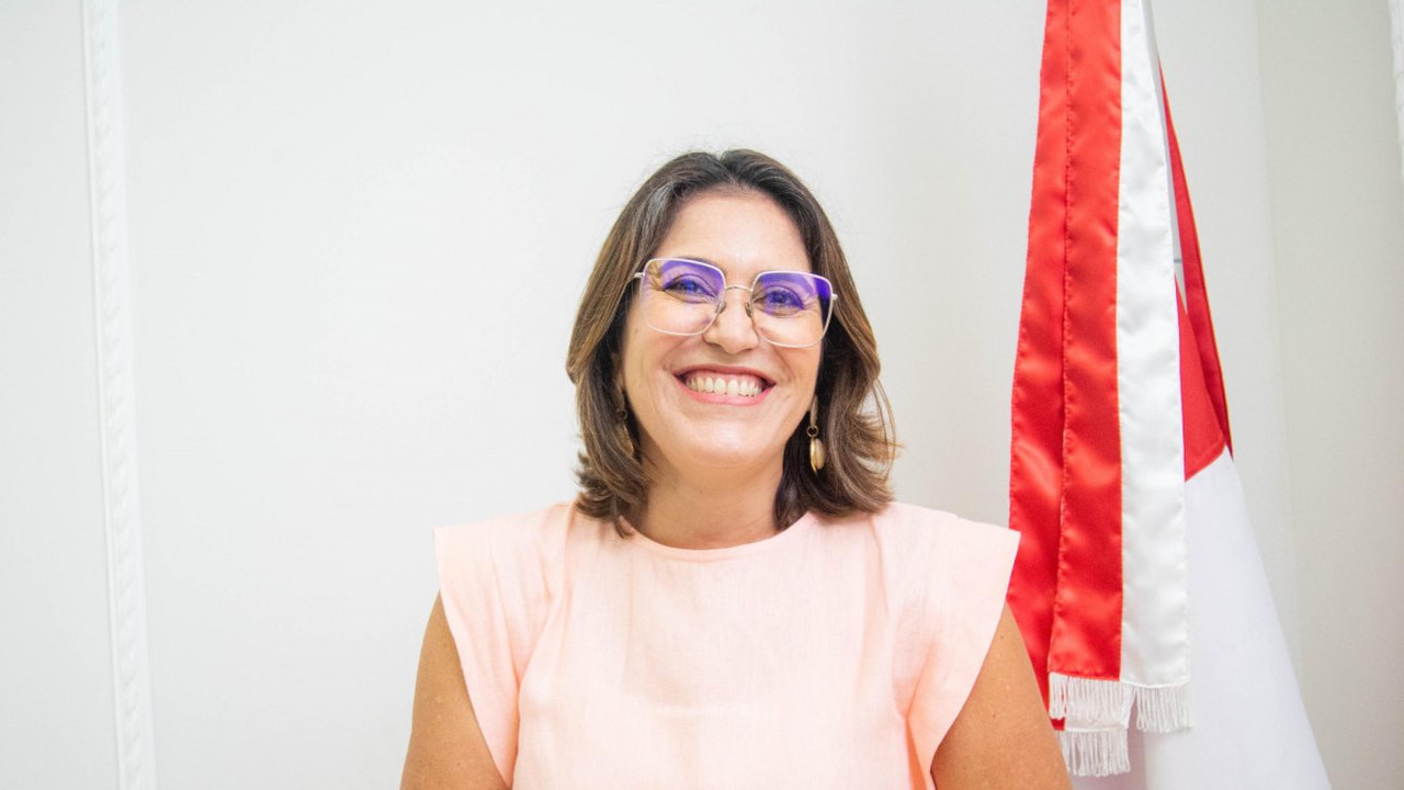Adriana Araújo é empossada Controladora-Geral de Alagoas