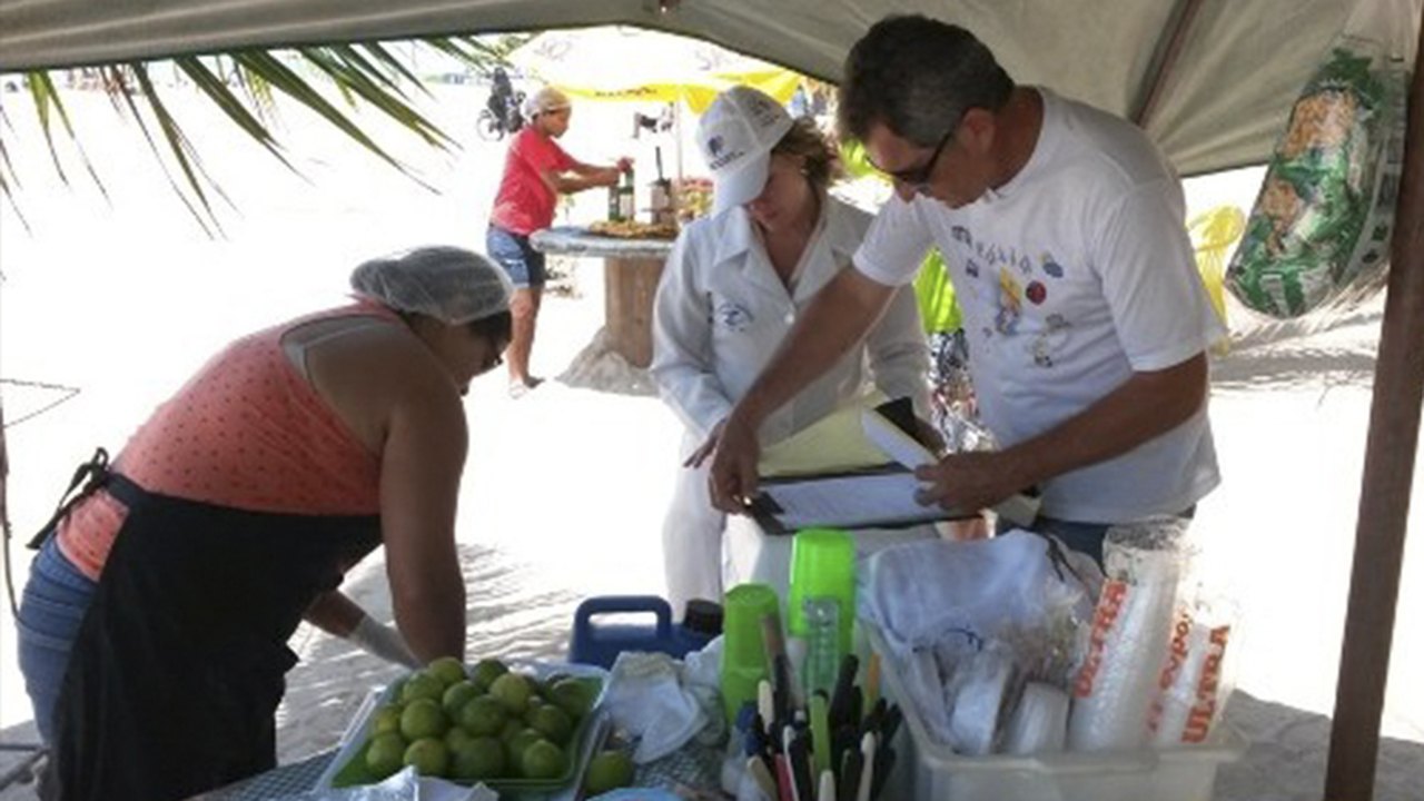 Estado financiará melhorias para prestadores de serviços da orla de Maceió