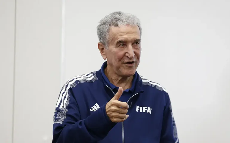 Carlos Alberto Parreira trata linfoma de Hodgkin há quatro meses