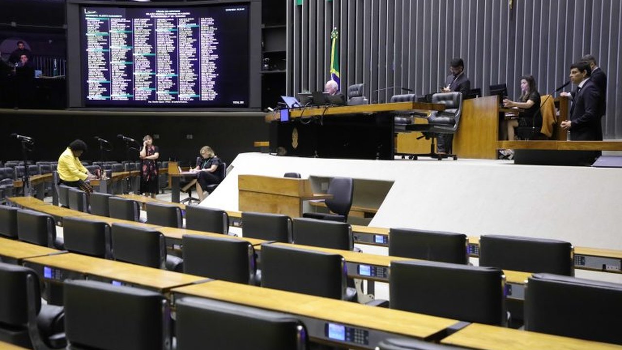 Câmara aprova projeto que flexibiliza contratações públicas em caso de calamidade