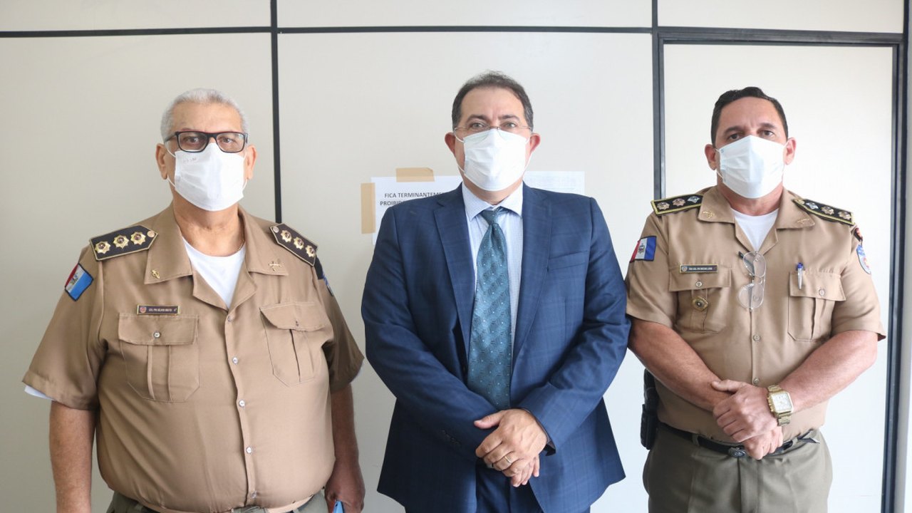 Diretor-presidente do Ipaseal, Adeilson Bezerra conhece centro médico hospitalar da PMAL