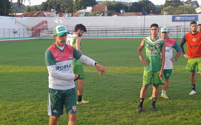 Betinho valoriza momento do CSE para confronto com Santa Cruz