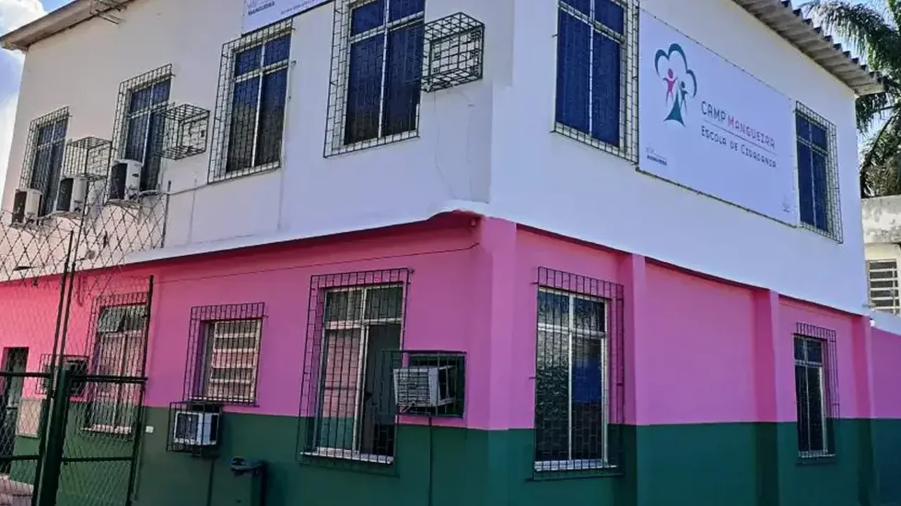 CAMP Mangueira promove debate sobre violência de gênero para jovens e famílias