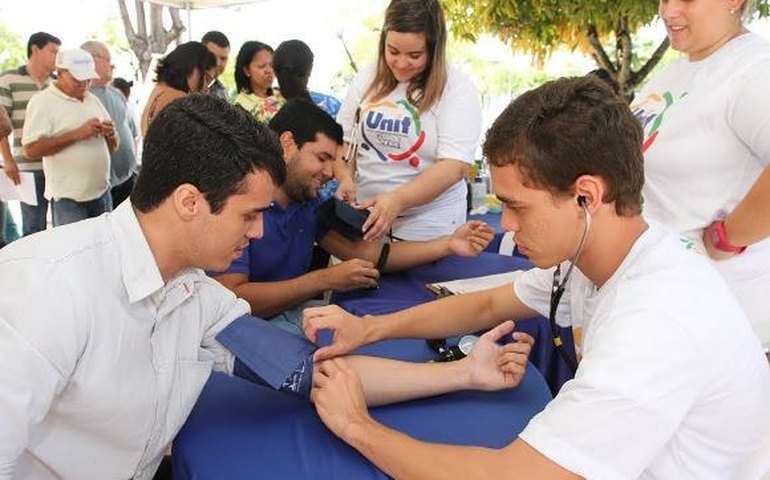 Semana do Servidor tem início na Educação com serviços de saúde