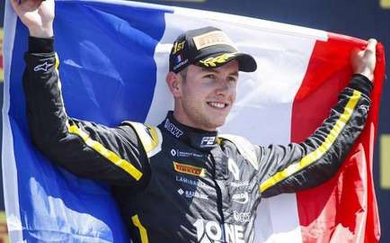 Morto em acidente há um ano, Anthoine Hubert é homenageado antes do GP da Bélgica