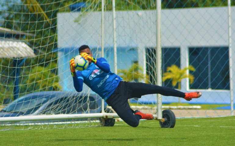 Azulão embarca para jogos contra Palmeiras e Santos