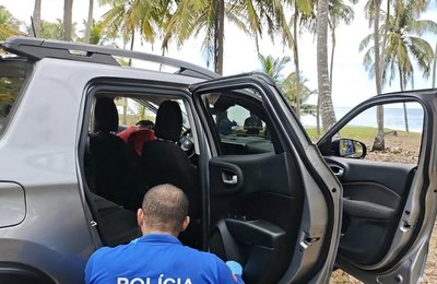 Polícia Científica faz nova perícia em carro de dono de restaurante morto em Riacho Doce